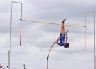 Hodges to the heights: Pewitt vaulter